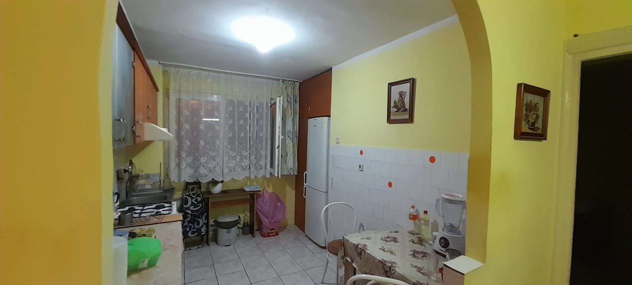 Apartament cu 3 camere, decomandat, suprafață utilă 68 mp, Ioșia-Nord