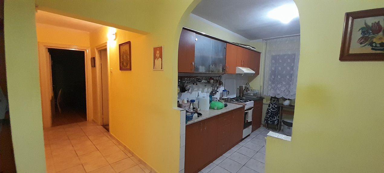 Apartament cu 3 camere, decomandat, suprafață utilă 68 mp, Ioșia-Nord