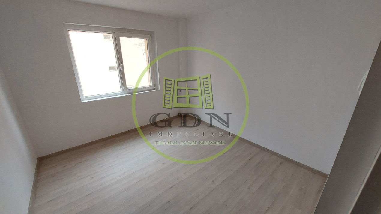 Apartament 3 camere semidecomandat, etajul 1, Siloz zona Nanaterre 