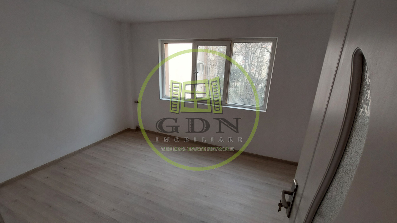 Apartament 3 camere semidecomandat, etajul 1, Siloz zona Nanaterre 