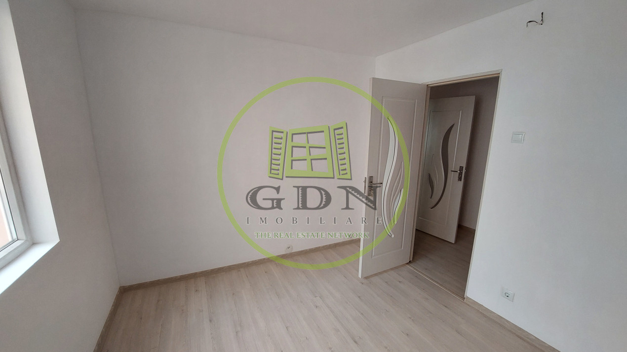 Apartament 3 camere semidecomandat, etajul 1, Siloz zona Nanaterre 