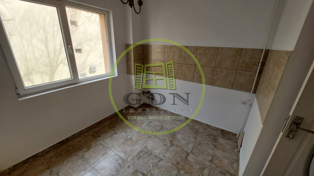 Apartament 3 camere semidecomandat, etajul 1, Siloz zona Nanaterre 