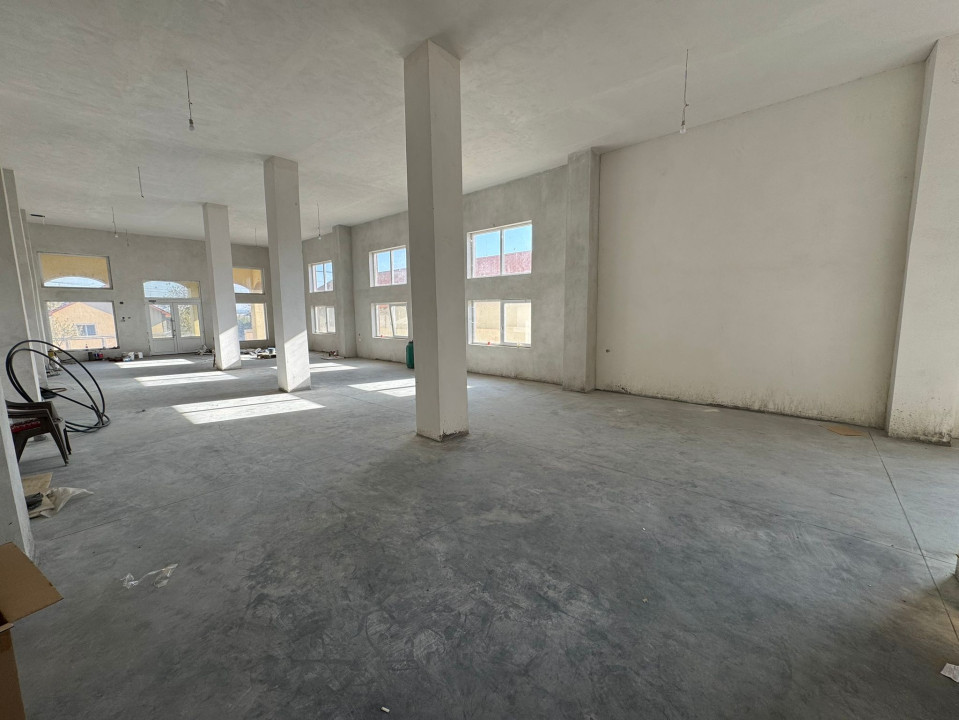 Spatiu comercial 219mp, parter open-space, zona Livezi