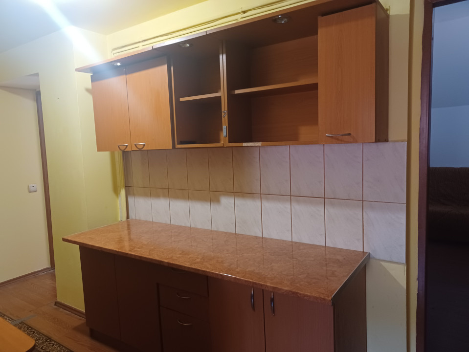 De vanzare apartament 3 camere in Centrul Vechi