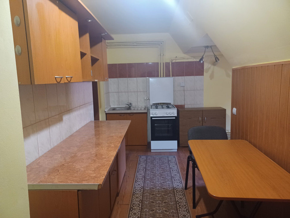 De vanzare apartament 3 camere in Centrul Vechi