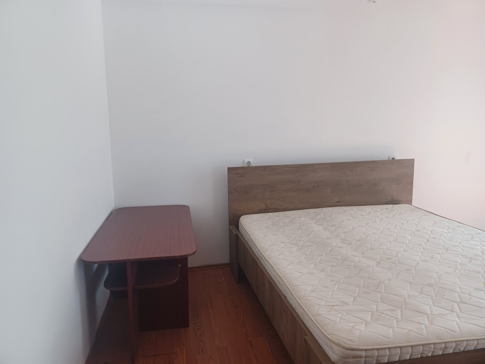 De vanzare apartament 3 camere in Centrul Vechi