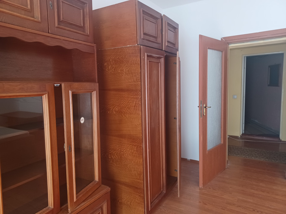 De vanzare apartament 3 camere in Centrul Vechi