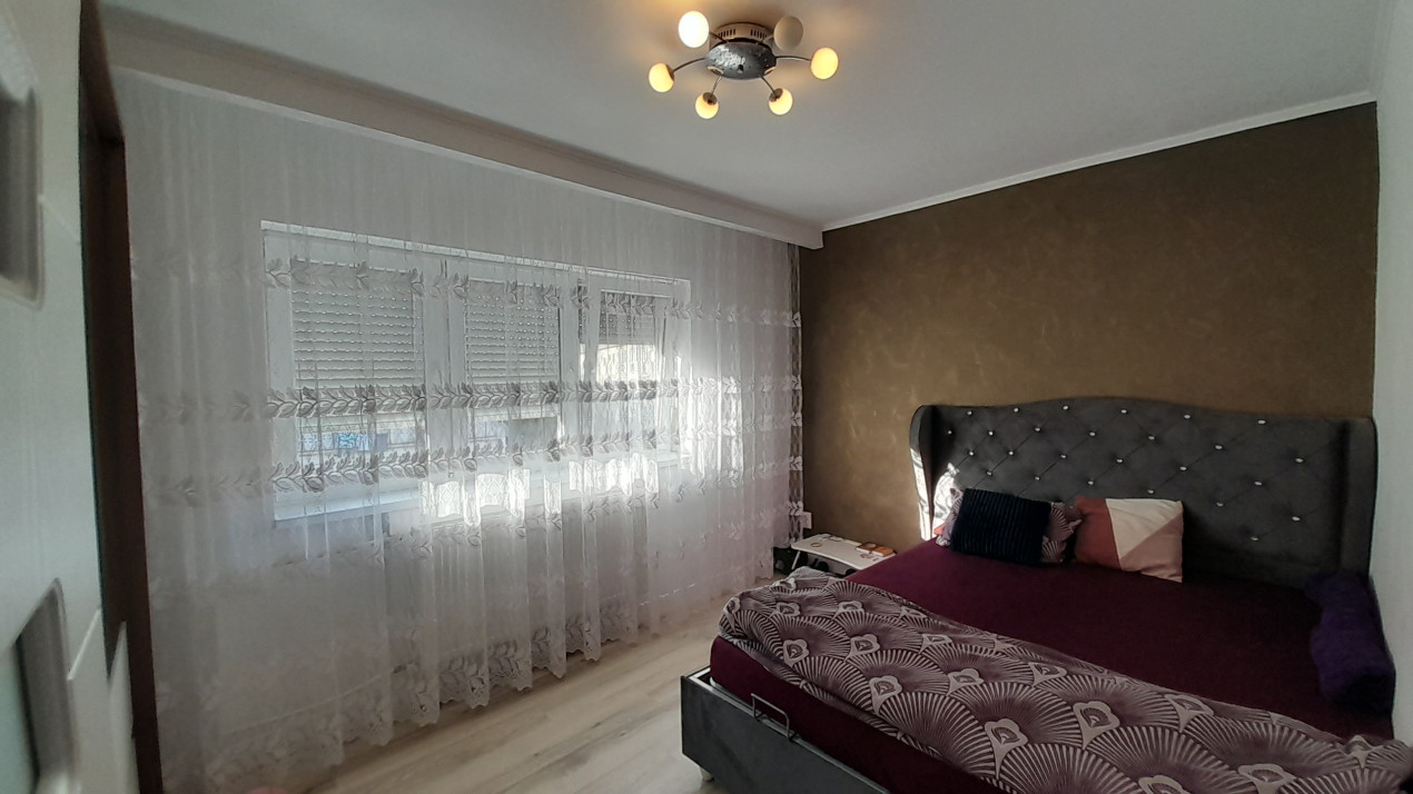 Apartament cu 4 camere, decomandat, suprafață utilă 77 mp, Ioșia-Nord