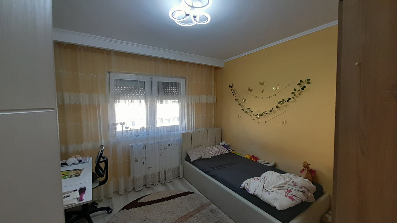 Apartament cu 4 camere, decomandat, suprafață utilă 77 mp, Ioșia-Nord