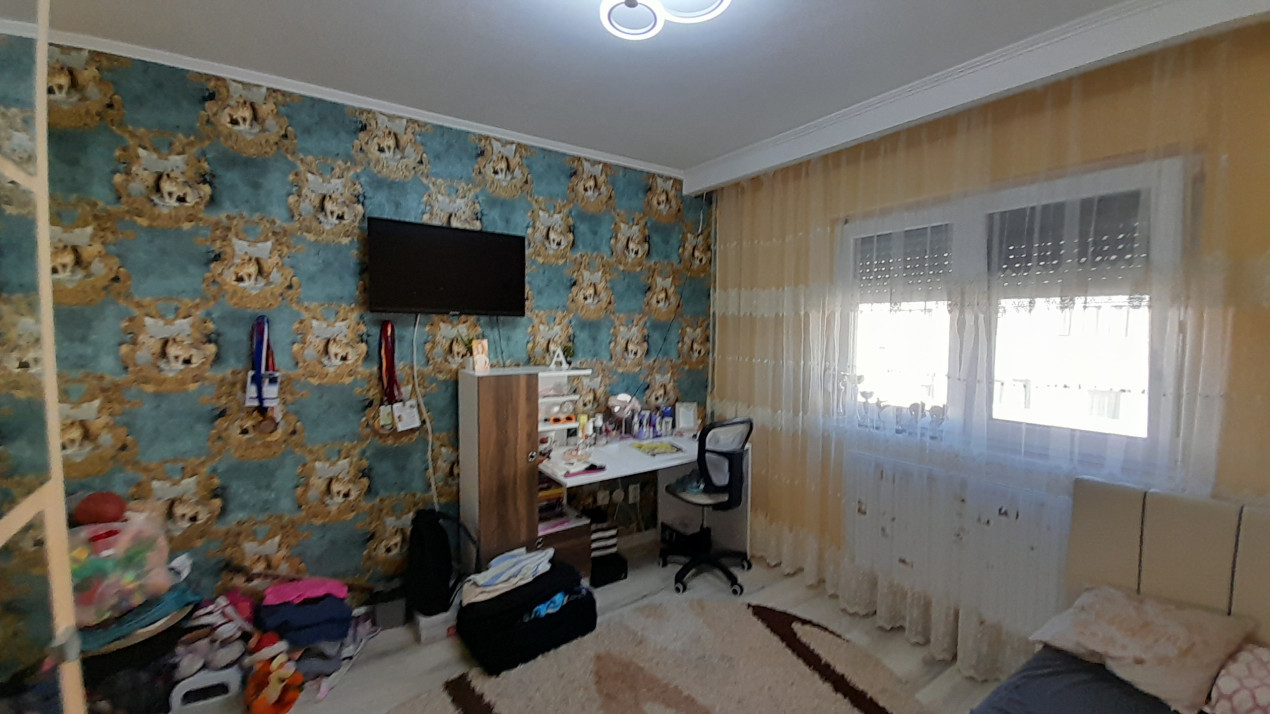 Apartament cu 4 camere, decomandat, suprafață utilă 77 mp, Ioșia-Nord