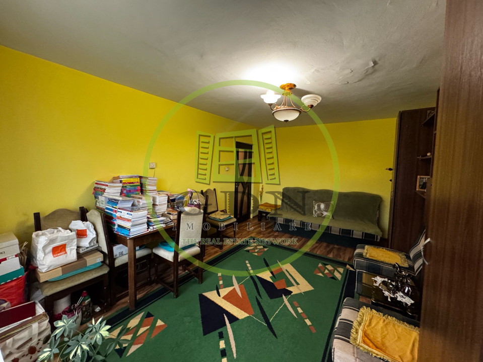 Apartamnet 3 camere decomandat, 69mp, Rovine, zona Pizza Ibiza. 