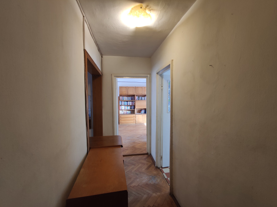 Apartament cu 4 camere, decomandat, suprafață utilă 79 mp, Rogerius