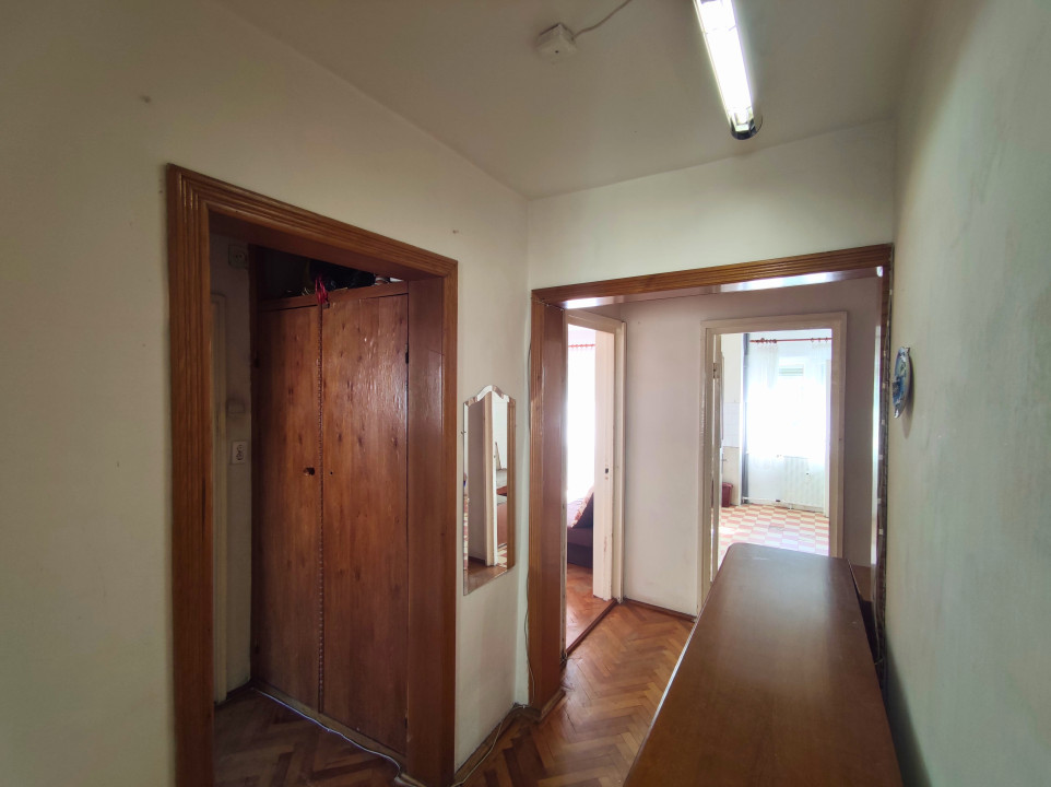 Apartament cu 4 camere, decomandat, suprafață utilă 79 mp, Rogerius
