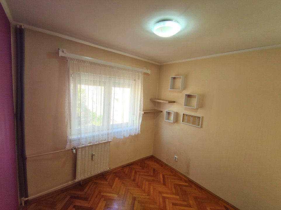 Apartament cu 4 camere, decomandat, suprafață utilă 79 mp, Rogerius