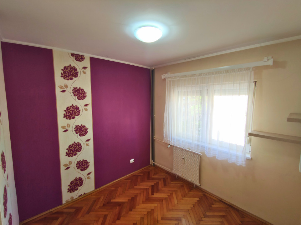 Apartament cu 4 camere, decomandat, suprafață utilă 79 mp, Rogerius