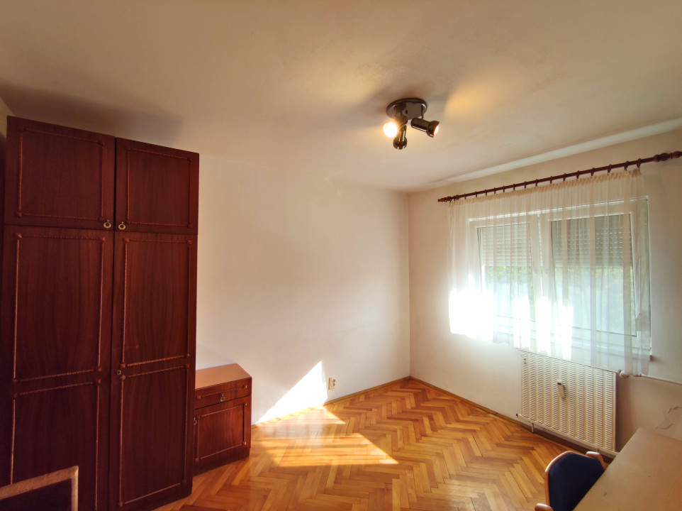 Apartament cu 4 camere, decomandat, suprafață utilă 79 mp, Rogerius