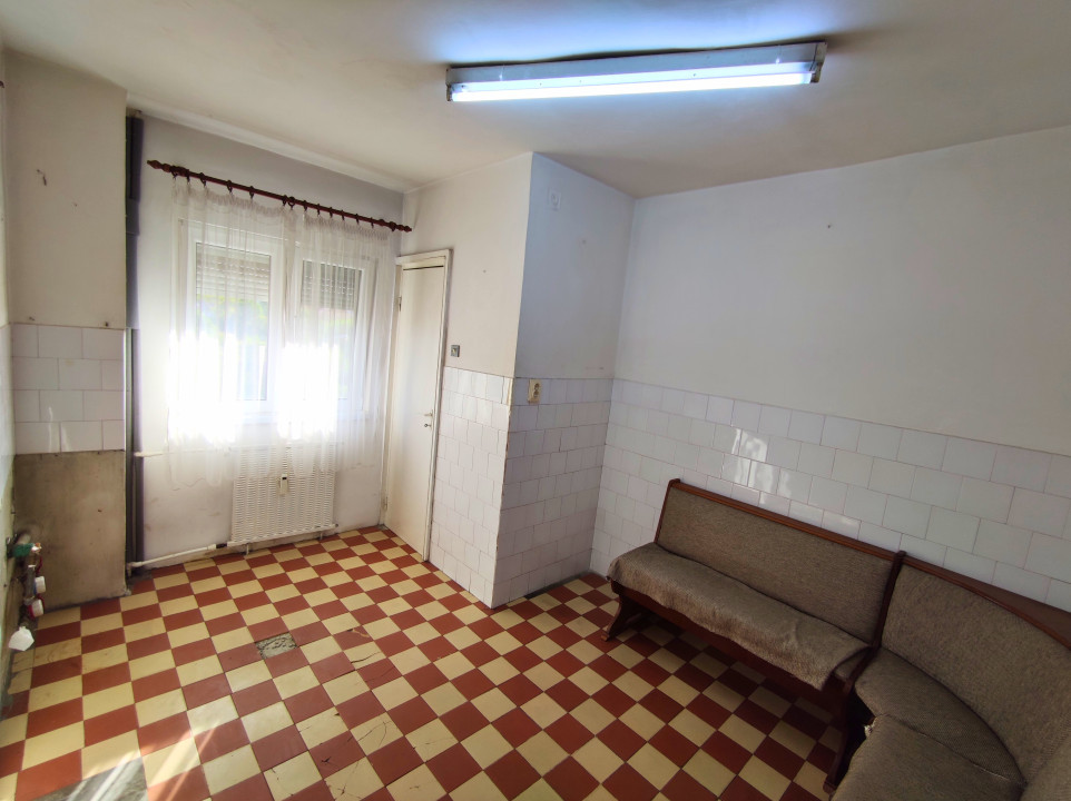 Apartament cu 4 camere, decomandat, suprafață utilă 79 mp, Rogerius