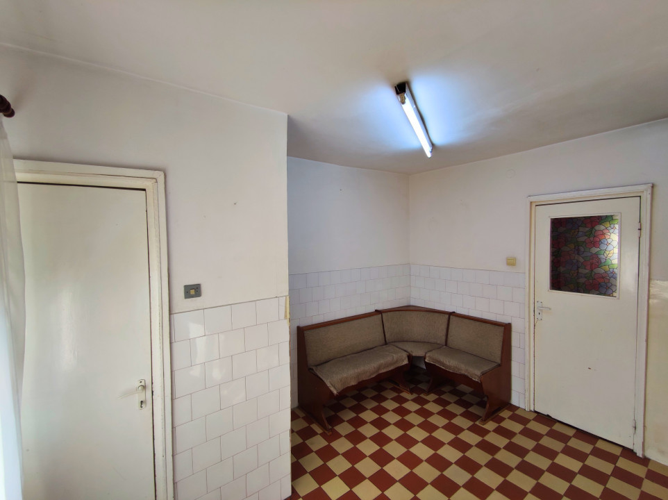 Apartament cu 4 camere, decomandat, suprafață utilă 79 mp, Rogerius