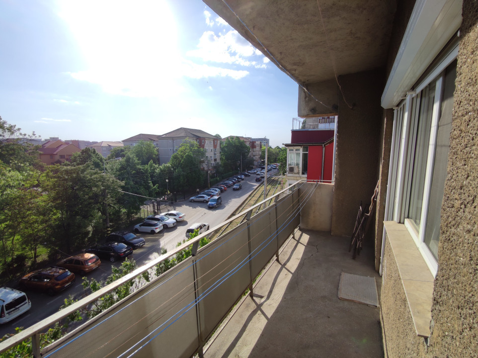 Apartament cu 4 camere, decomandat, suprafață utilă 79 mp, Rogerius