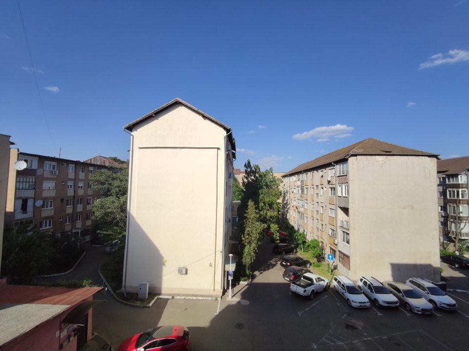 Apartament cu 4 camere, decomandat, suprafață utilă 79 mp, Rogerius
