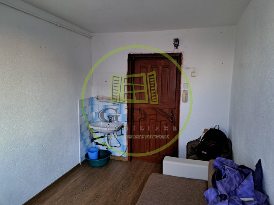 Garsoniera de vanzare - 12 mp - Zona Hipodrom I 