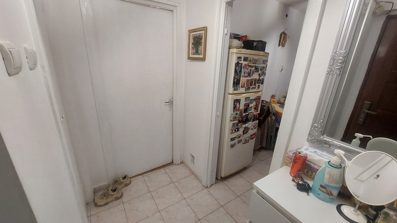 Apartament 2 camere semidecomandat, parter, Calea București zona Spitalul Neuro.