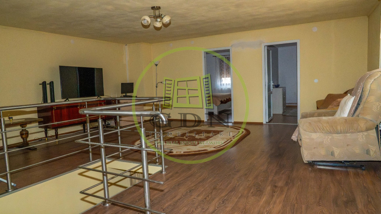 Casa cu 6 camere suprafata 220mp si teren 1700mp spre vanzare in Rosia,SB