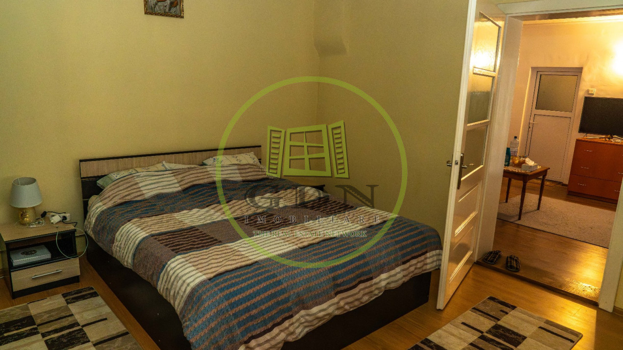 Casa cu 6 camere suprafata 220mp si teren 1700mp spre vanzare in Rosia,SB