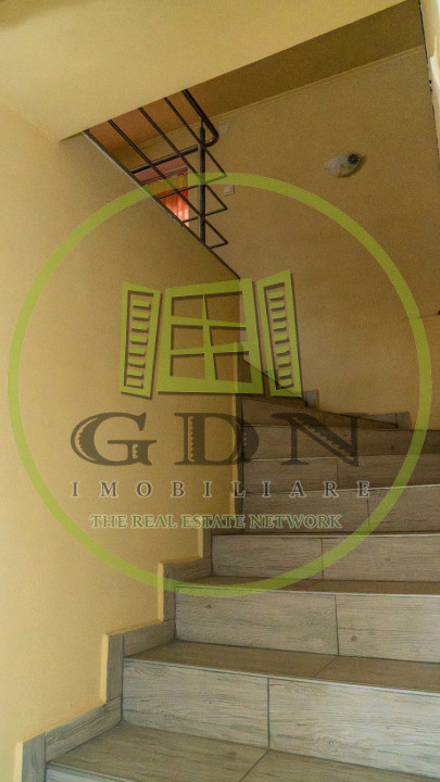 Casa cu 6 camere suprafata 220mp si teren 1700mp spre vanzare in Rosia,SB