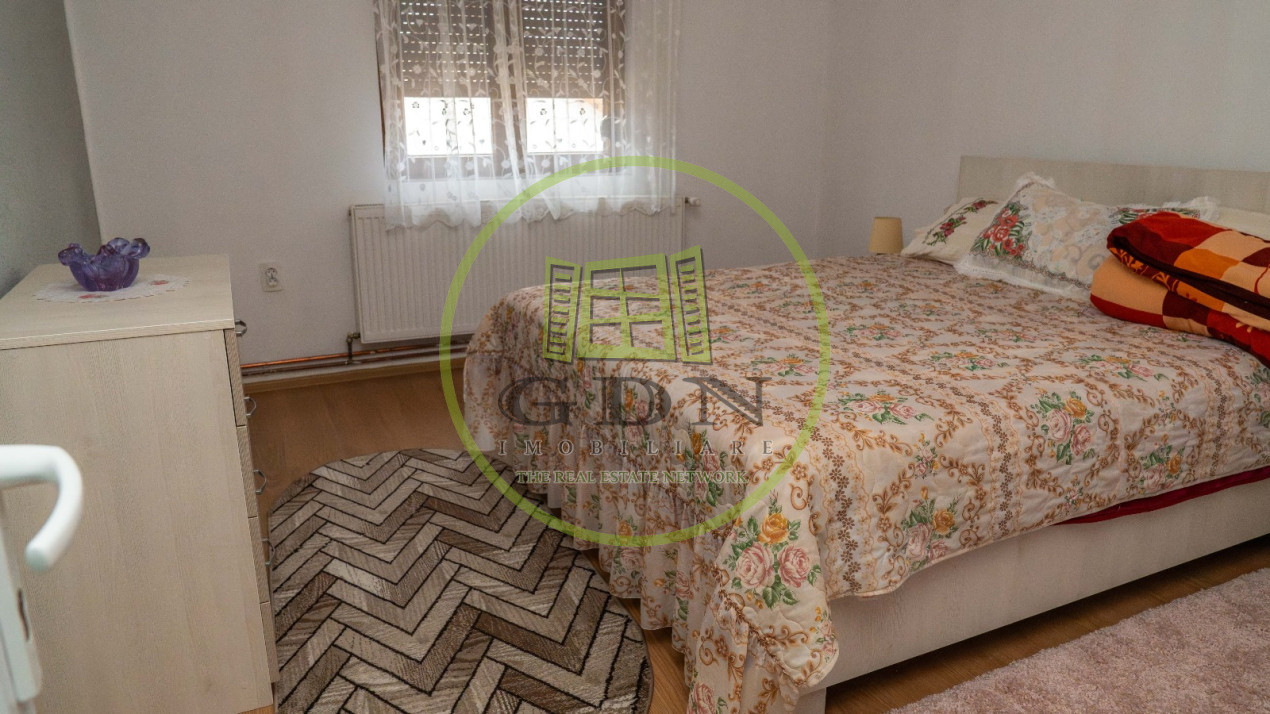 Casa cu 6 camere suprafata 220mp si teren 1700mp spre vanzare in Rosia,SB