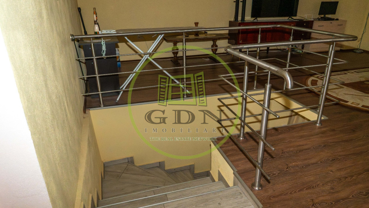 Casa cu 6 camere suprafata 220mp si teren 1700mp spre vanzare in Rosia,SB