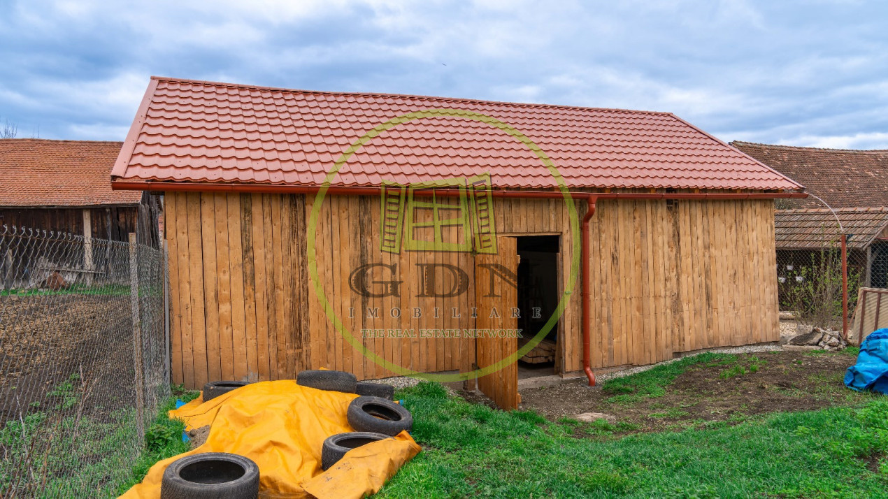 Casa cu 6 camere suprafata 220mp si teren 1700mp spre vanzare in Rosia,SB