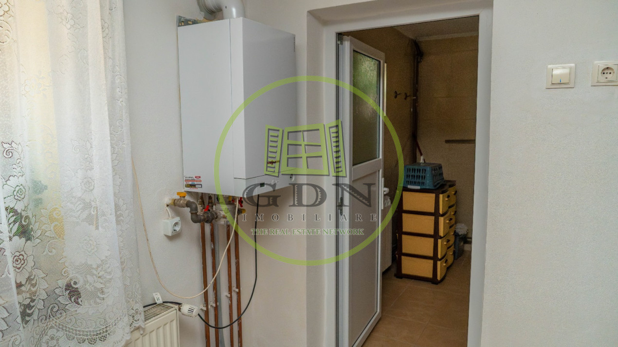 Casa cu 6 camere suprafata 220mp si teren 1700mp spre vanzare in Rosia,SB