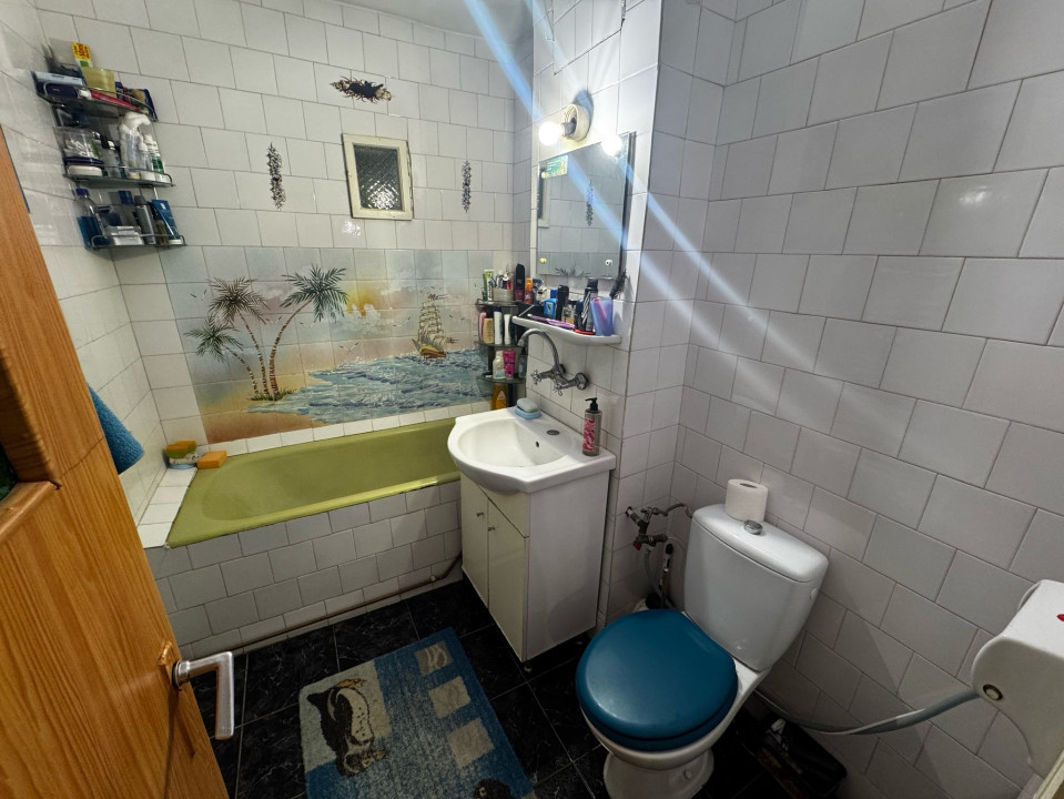 Apartament 2 camere, decomandat, 54mp, Lapus Arges, zona Trenul Pierdut.