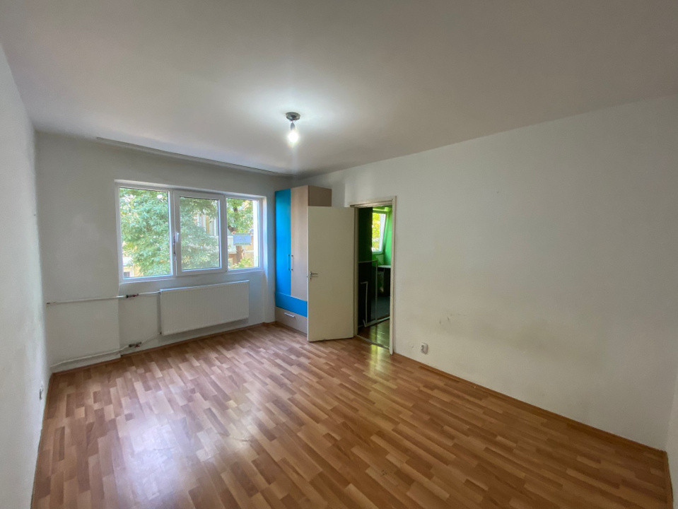 Apart. 2 camere, semi-decomandate, tip X, etaj 1, zona Aleea Călinului