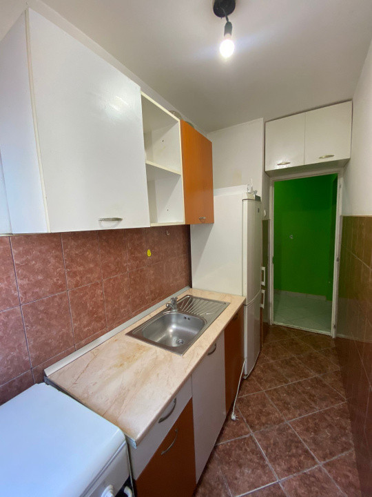 Apart. 2 camere, semi-decomandate, tip X, etaj 1, zona Aleea Călinului