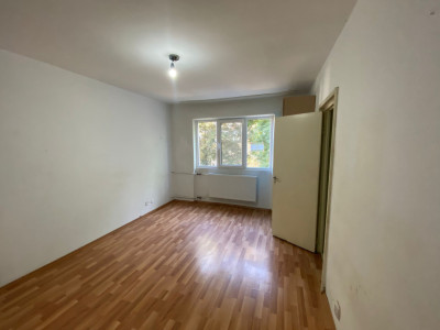 Apart. 2 camere, semi-decomandate, tip X, etaj 1, zona Aleea Călinului