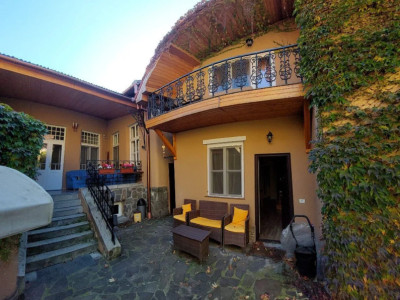 Casă 3 camere, utilă, mobilată, zona Universității