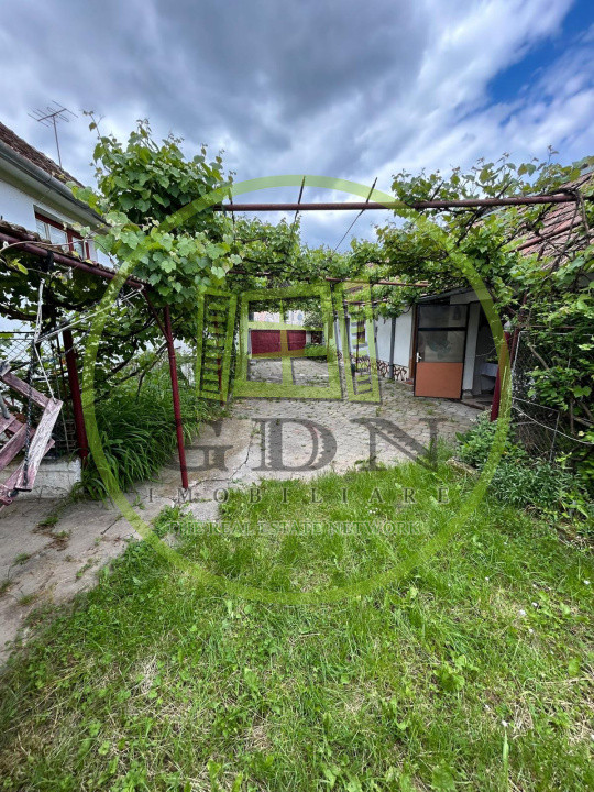 Casa individuala, 6 camere | 2109 mp teren |, localitatea Rusi, judetul Sibiu