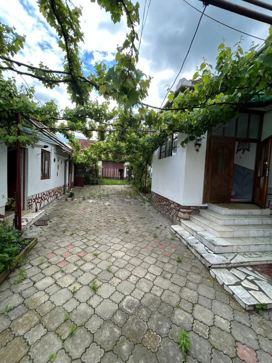 Casa individuala, 6 camere | 2109 mp teren |, localitatea Rusi, judetul Sibiu