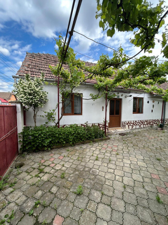Casa individuala, 6 camere | 2109 mp teren |, localitatea Rusi, judetul Sibiu