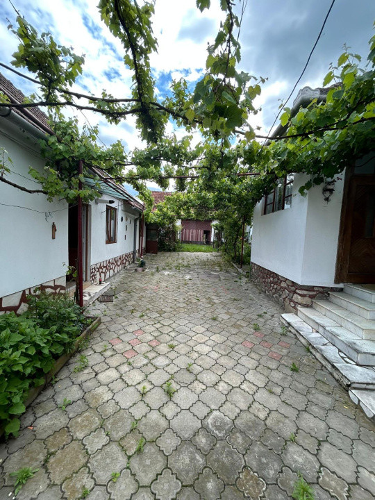 Casa individuala, 6 camere | 2109 mp teren |, localitatea Rusi, judetul Sibiu