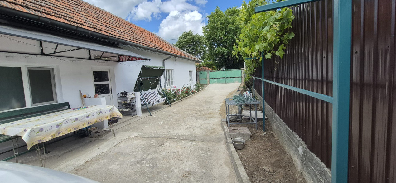 Casa parter recent renovată 116mp utili și 478mp teren pe strada Brestei