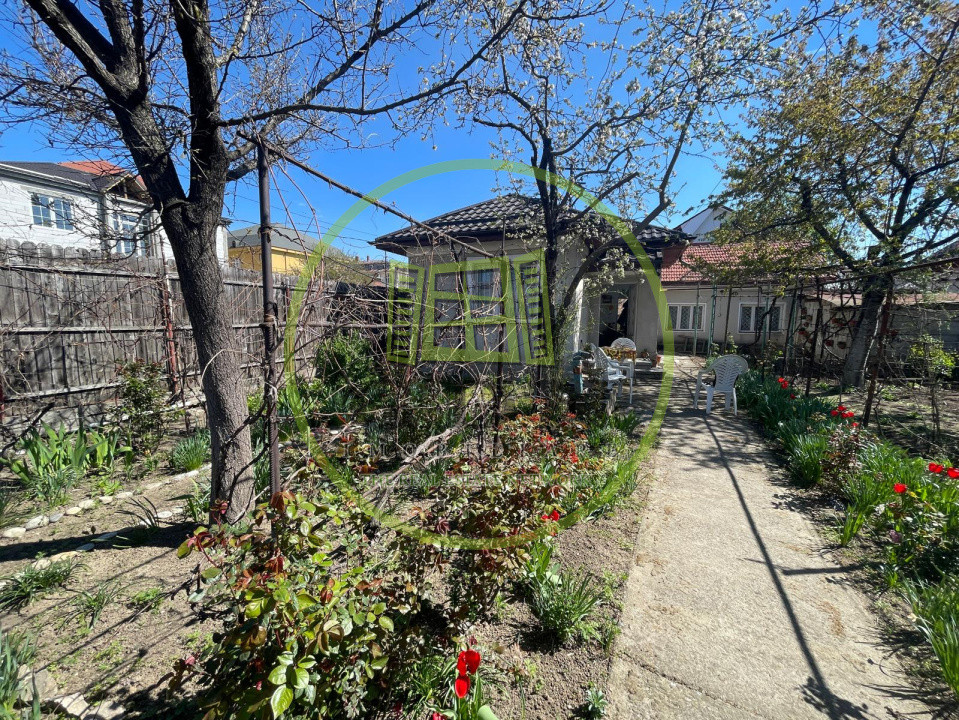 Casă parter bilaterală cu teren de 401mp și toate utilitățile în Catargiu 