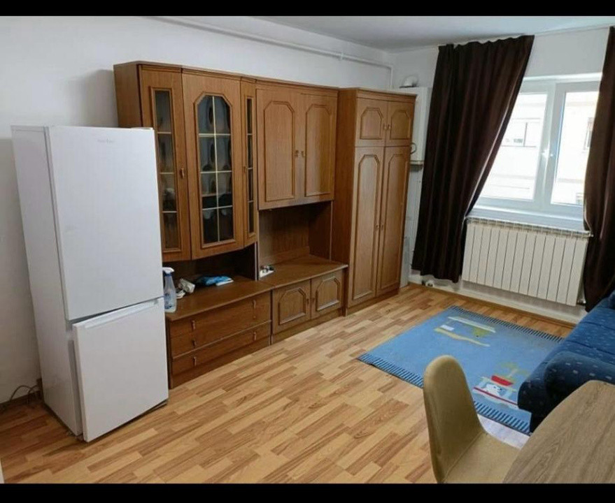 Garsonieră de vânzare în Sibiu- zona Broscărie, complet mobilată și utilata