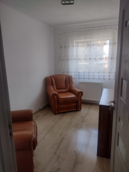 Apartament 4 camere suprafata utila76mp spre inchiriere in Vasile Aron