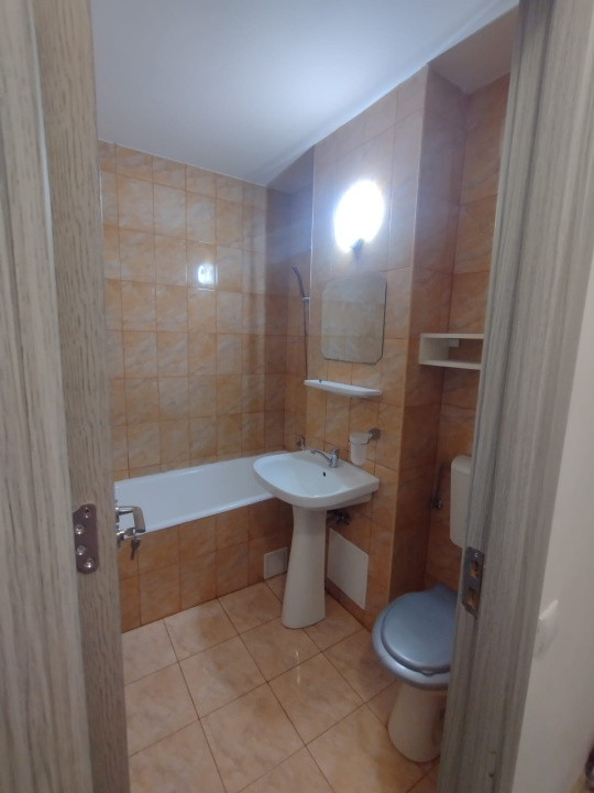 Apartament 4 camere suprafata utila76mp spre inchiriere in Vasile Aron