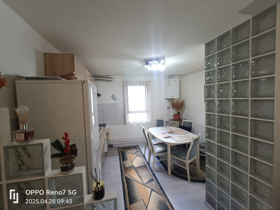 Apartament cu 3 camere și spațiu comercial de vânzare in Reghin str. Făgăraşului