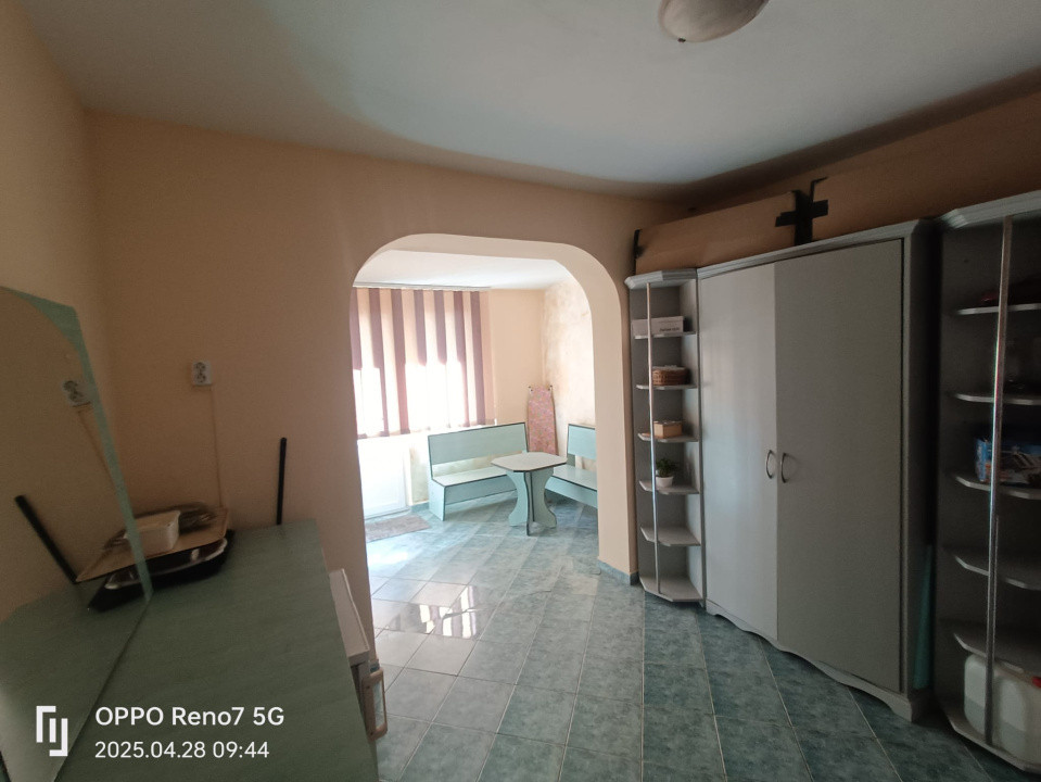 Apartament cu 3 camere și spațiu comercial de vânzare in Reghin str. Făgăraşului