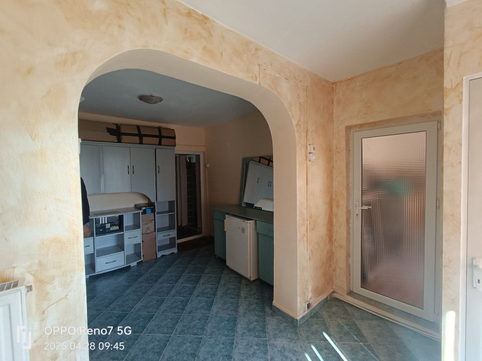 Apartament cu 3 camere și spațiu comercial de vânzare in Reghin str. Făgăraşului